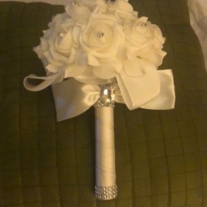 WHITE WEDDING BOUQUET